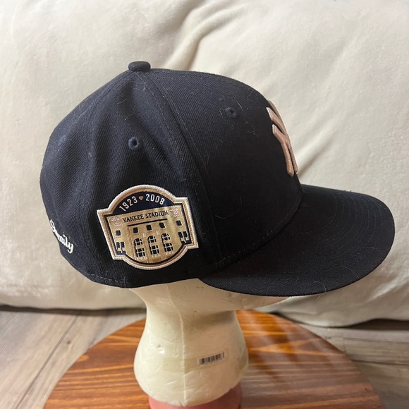 New Era New York Yankees Street Style Flower 59Fifty Fitted Cap Hat Size 7 1/8 - Picture 9 of 14